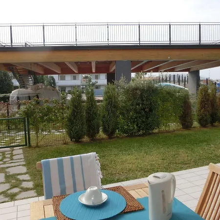 Cozy In A With Swimming Pool *